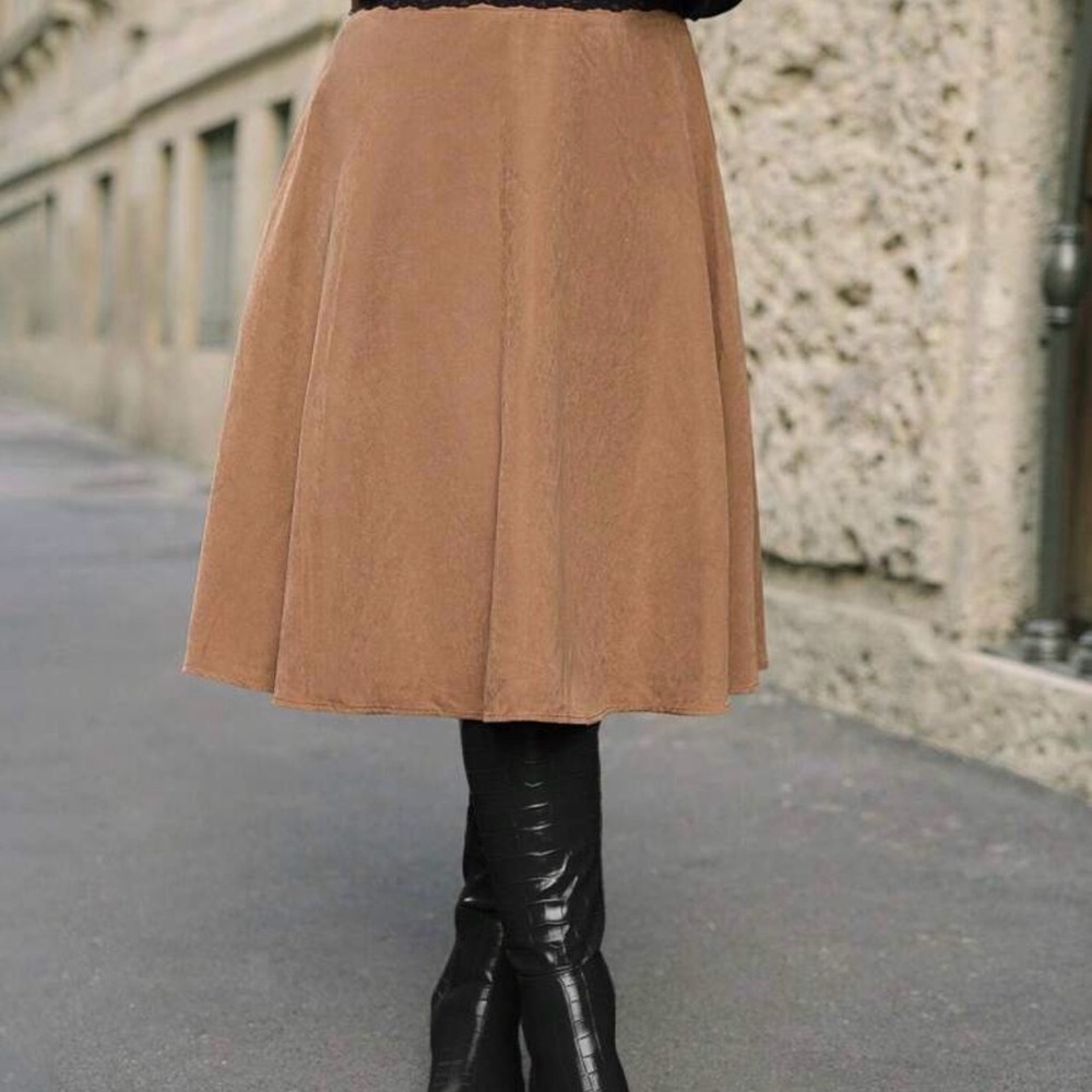 Versatile A-Line Midi Skirt in Camel Brown - Picture 3 of 7